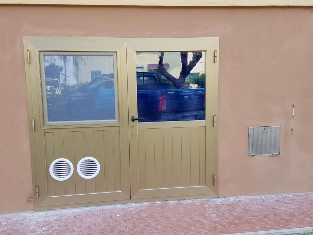 Sole...Mare...E...Spiaggie Bianche! Apartment Vada Exterior photo