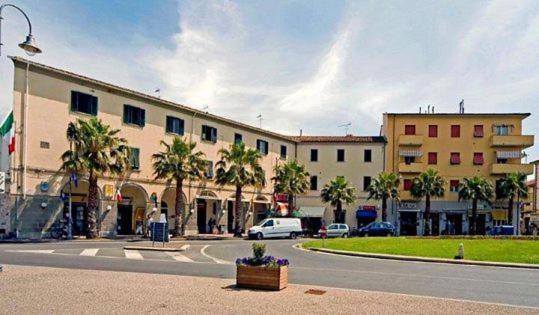 Sole...Mare...E...Spiaggie Bianche! Apartment Vada Exterior photo